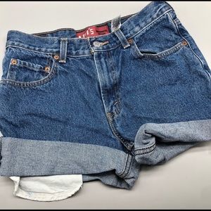 Vintage Levi’s cut off denim jean shorts 5645